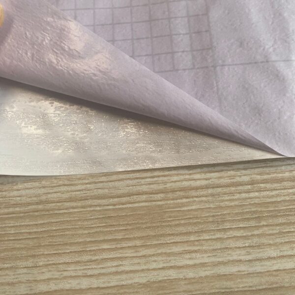 Papel vinilo autoadhesivo en rollo Simil Madera - Imagen 2